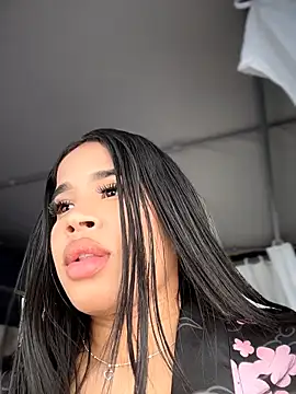 Snapshot of EmmaExoticaXXX chatting on June 2026 09:31:02 PM EmmaExoticaXXX online show from June 2026 09:31:02 PM