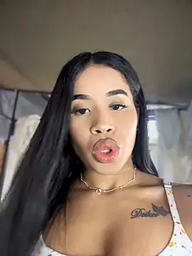 Snapshot of EmmaExoticaXXX chatting on June 2026 09:25:02 PM EmmaExoticaXXX online show from June 2026 09:25:02 PM