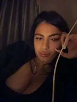 LilyLovell online show from May 2026 06:00:02 PM