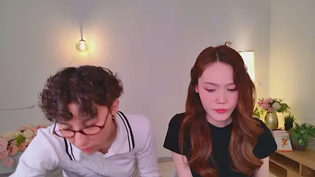 pinktwinz online show from April 2026 09:13:01 PM