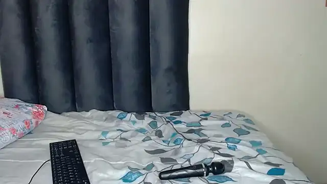 ShortyVibe27 online show from May 2026 04:13:02 PM