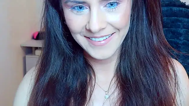 khalessi13 online show from April 2026 09:13:01 PM
