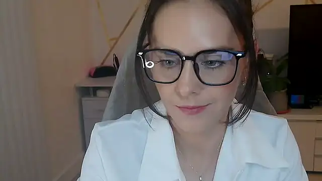 khalessi13 online show from May 2026 09:07:02 PM