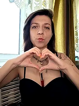 Snapshot of HeyyLuna chatting on May 2026 06:05:01 AM HeyyLuna online show from May 2026 06:05:01 AM