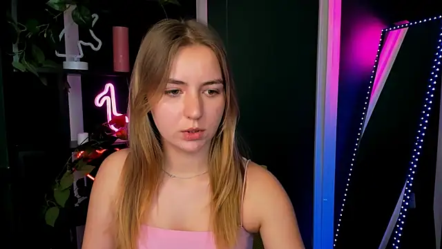 lina moone online show from May 2026 12:39:01 PM
