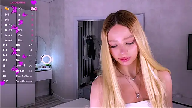 Mooniesiesita online show from July 2026 07:46:01 PM