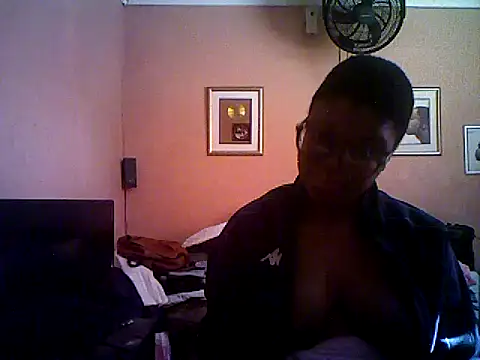 Snapshot of Hotboobs27 chatting on June 2026 07:53:01 AM Hotboobs27 online show from June 2026 07:53:01 AM