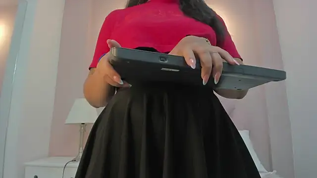 Chloe Thomsoon  online show from May 2026 07:08:02 PM