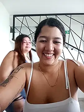 Chloe Thomsoon  online show from May 2026 07:38:01 PM