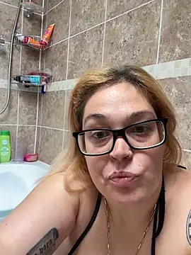 Snapshot of SecretRavenXO chatting on May 2026 12:26:02 PM SecretRavenXO online show from May 2026 12:26:02 PM