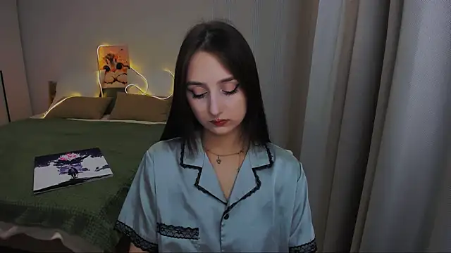 JulietteMonli online show from June 2026 07:13:02 PM