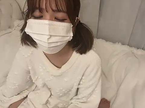 hiyo vv  online show from April 2026 11:18:01 PM