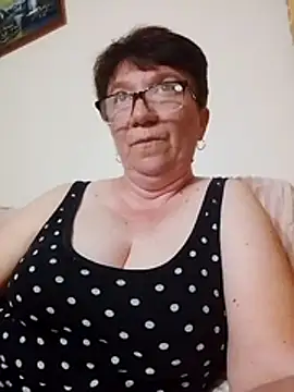 Snapshot of KetQueen101 chatting on June 2026 09:04:02 PM KetQueen101 online show from June 2026 09:04:02 PM