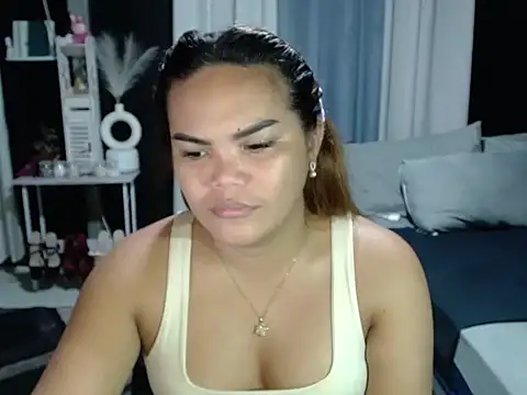Snapshot of Kendallfoxx chatting on June 2026 12:44:01 AM Kendallfoxx online show from June 2026 12:44:01 AM
