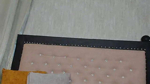 Zoedeleon online show from April 2026 08:57:02 PM