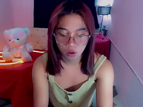 URsexyLylia online show from May 2026 04:49:02 PM