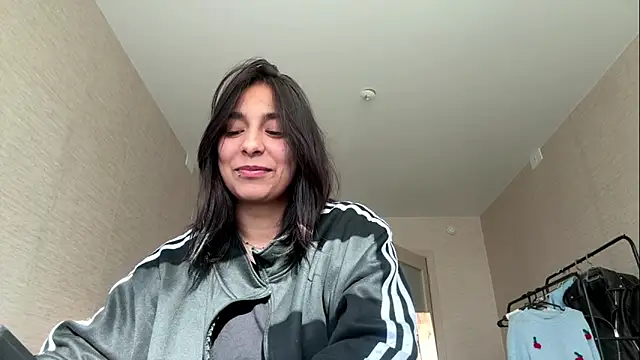 NikiBrunsvold online show from April 2026 02:41:01 PM