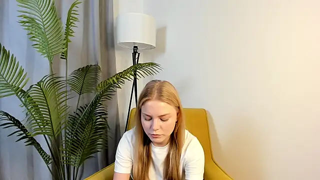 LavonaMadlem online show from May 2026 10:33:01 AM