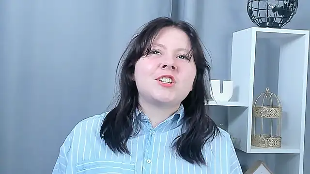 MaliaDemus online show from April 2026 12:18:02 PM