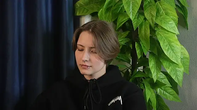 PalmiraHoyman online show from April 2026 03:47:02 PM