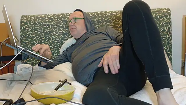 Snapshot of KinkCentral chatting on May 2026 08:38:01 PM KinkCentral online show from May 2026 08:38:01 PM