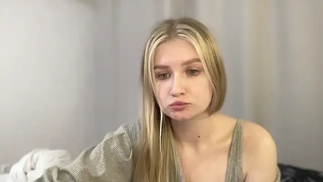 AngellGirll online show from April 2026 06:05:02 PM