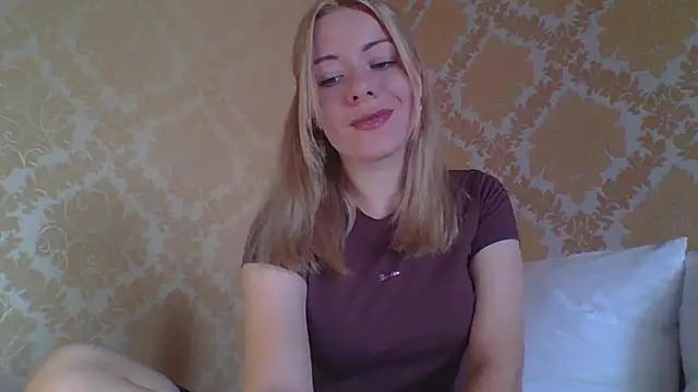Snapshot of Softy_Aura_ chatting on July 2026 11:07:02 AM Softy Aura online show from July 2026 11:07:02 AM