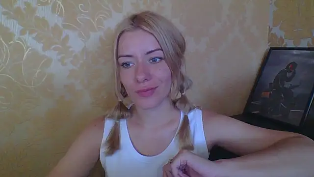 Snapshot of Softy_Aura_ chatting on July 2026 01:39:02 PM Softy Aura online show from July 2026 01:39:02 PM