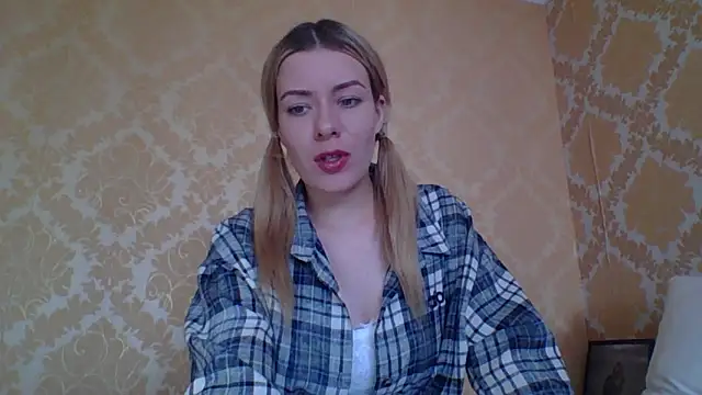Softy Aura  online show from June 2026 02:06:02 PM
