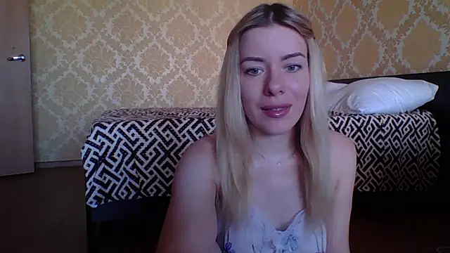 Softy Aura  online show from May 2026 01:32:02 PM