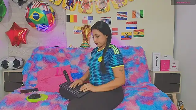 Nyra Queen online show from July 2026 03:13:01 AM