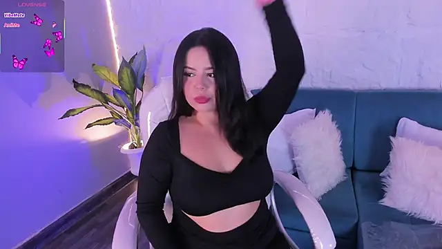 AkiraKingss online show from May 2026 04:06:01 AM