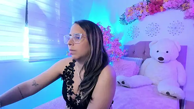 Sharon rhodes  online show from June 2026 02:33:01 PM
