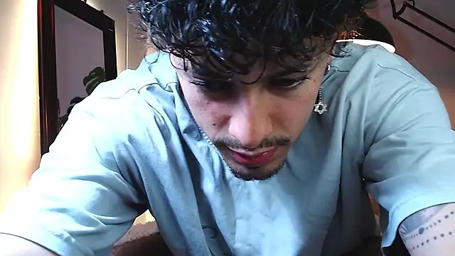 Steven Navarro online show from April 2026 10:11:01 PM