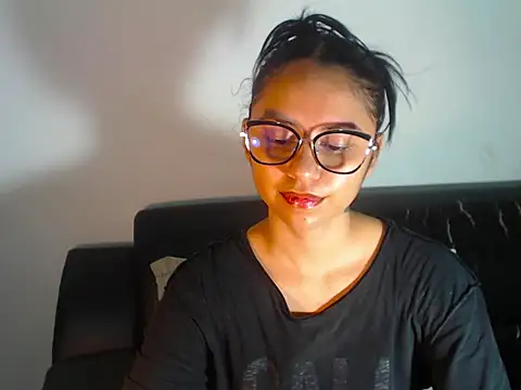 BellaLuxxs online show from May 2026 10:59:01 PM