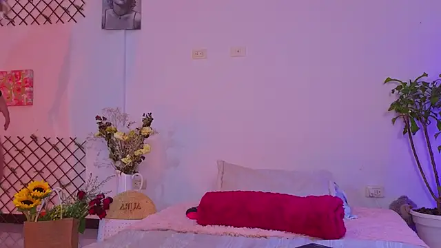 Snapshot of Lovelymoon_ chatting on May 2026 05:25:02 AM Lovelymoon online show from May 2026 05:25:02 AM