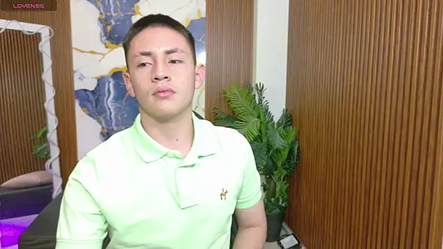 Snapshot of Andres_Tay chatting on June 2026 02:23:02 AM Andres Tay online show from June 2026 02:23:02 AM