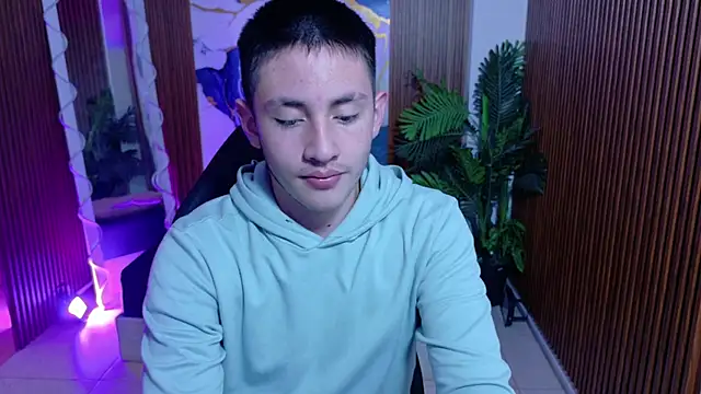 Snapshot of Andres_Tay chatting on May 2026 03:05:01 AM Andres Tay online show from May 2026 03:05:01 AM
