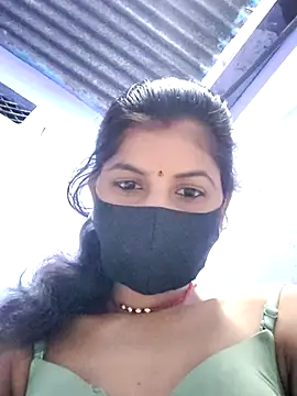 Snapshot of RUHI_1143 chatting on June 2026 06:14:02 PM RUHI 1143 online show from June 2026 06:14:02 PM