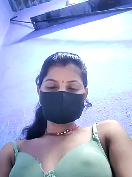Snapshot of RUHI_1143 chatting on June 2026 08:14:01 PM RUHI 1143 online show from June 2026 08:14:01 PM