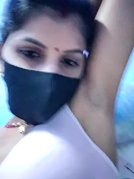 Snapshot of RUHI_1143 chatting on June 2026 05:19:02 PM RUHI 1143 online show from June 2026 05:19:02 PM