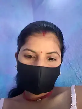 Snapshot of RUHI_1143 chatting on June 2026 04:42:02 AM RUHI 1143 online show from June 2026 04:42:02 AM