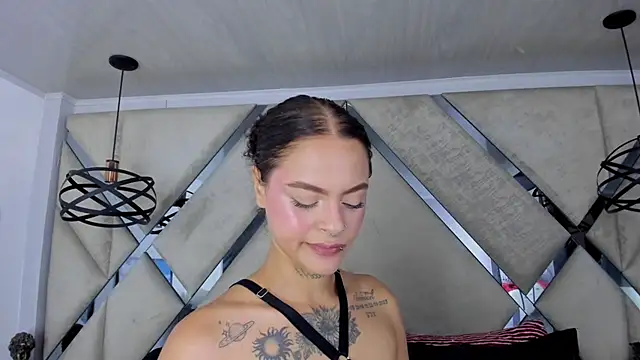 Caroline420  online show from July 2026 02:35:01 PM
