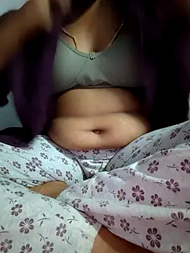 Tamil Hot HoneyBee online show from July 2026 05:25:01 PM