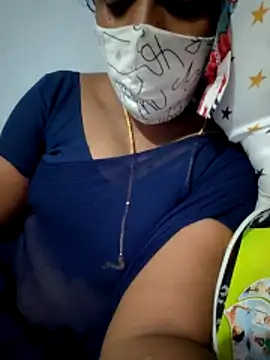Tamil Hot HoneyBee online show from May 2026 05:52:01 PM