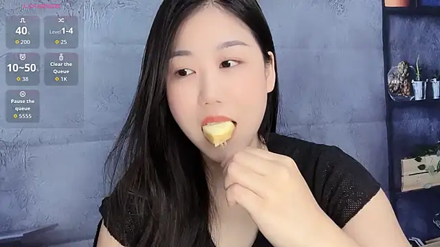 F-Yuwei online show from April 2026 12:45:01 PM
