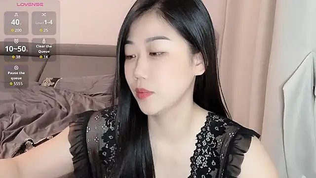 Snapshot of F-Yuwei chatting on June 2026 08:09:02 AM F-Yuwei online show from June 2026 08:09:02 AM
