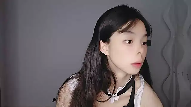Snapshot of Zhizhi-99 chatting on July 2026 04:33:02 PM Zhizhi-99 online show from July 2026 04:33:02 PM