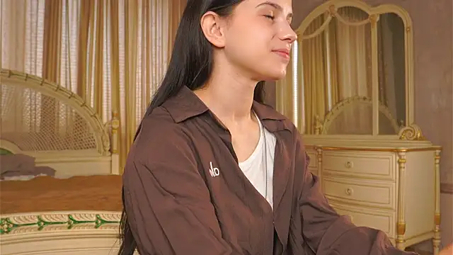 KarenaKukler online show from June 2026 03:00:01 AM