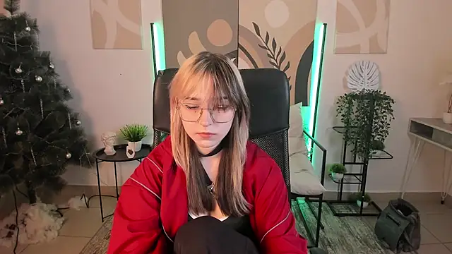 NyxCalderra online show from April 2026 09:05:02 AM